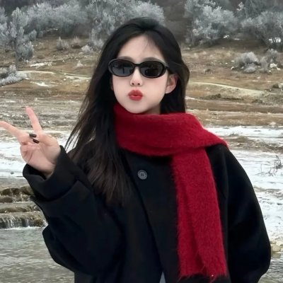 独自在夜晚的海边 在线观看封面